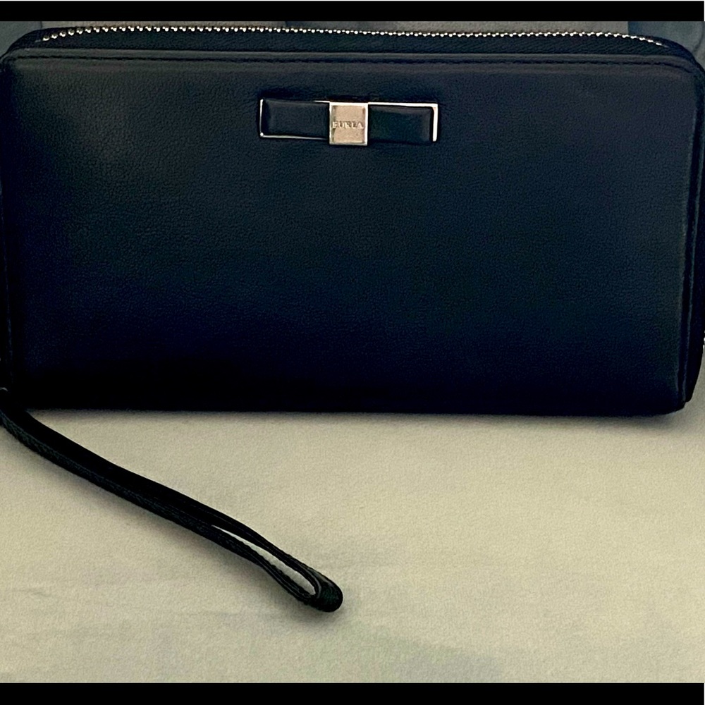 FURLA XL Zip Around Wallet